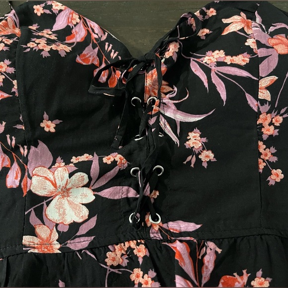 NWT Harmony & HAVOC Black Floral Crop Top Sz Large - Picture 3 of 12